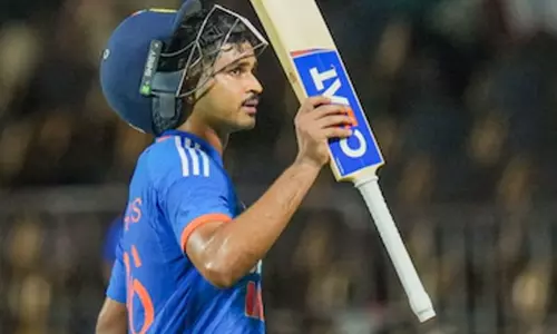 அவரை கேப்டனாக்குங்கள் என்று சொல்லவில்லை.. ஆனால் குறைந்தபட்சம்.. - ஸ்ரேயாஸ் ஐயரின் தந்தை வேதனை அவரை கேப்டனாக்குங்கள் என்று சொல்லவில்லை.. ஆனால் குறைந்தபட்சம்.. - ஸ்ரேயாஸ் ஐயரின் தந்தை வேதனை