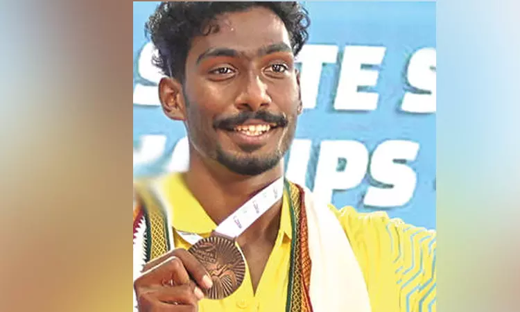 தேசிய தடகளத்தில் தமிழக வீரர் சாதனை