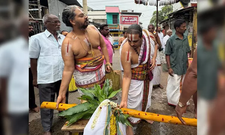 திருக்கோவிலூர் உலகளந்த பெருமாள் கோவில்  திருப்பணி: ஜீயர் சாமிகள் துவக்கி வைத்தார்