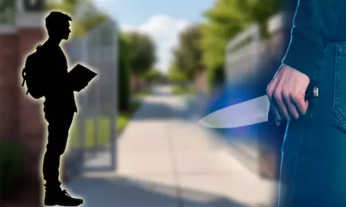 புத்தகப்பையில் கத்தியை மறைத்து வகுப்பறைக்கு கொண்டுவந்த மாணவர்... நெல்லையில் பரபரப்பு