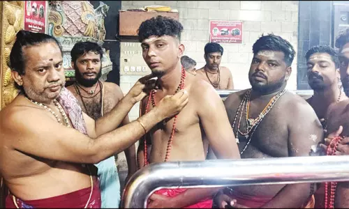 தசரா விழாவுக்கு மாலையணிந்து விரதம் தொடங்கிய பக்தர்கள்