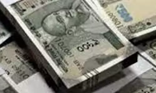 தூத்துக்குடி: ஓடும் பஸ்சில் பெண்ணிடம் ரூ.1 லட்சம் திருட்டு தூத்துக்குடி: ஓடும் பஸ்சில் பெண்ணிடம் ரூ.1 லட்சம் திருட்டு