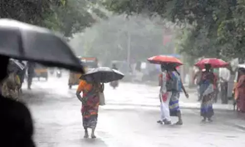 10 மணி வரை சென்னையில் கனமழை தொடரும் - வானிலை ஆய்வு மையம் எச்சரிக்கை