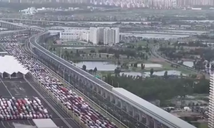 சீனாவை மிரட்டும் ‘கஜிகி’ புயல் - முன்னெச்சரிக்கை நடவடிக்கைகள் தீவிரம் சீனாவை மிரட்டும் ‘கஜிகி’ புயல் - முன்னெச்சரிக்கை நடவடிக்கைகள் தீவிரம்