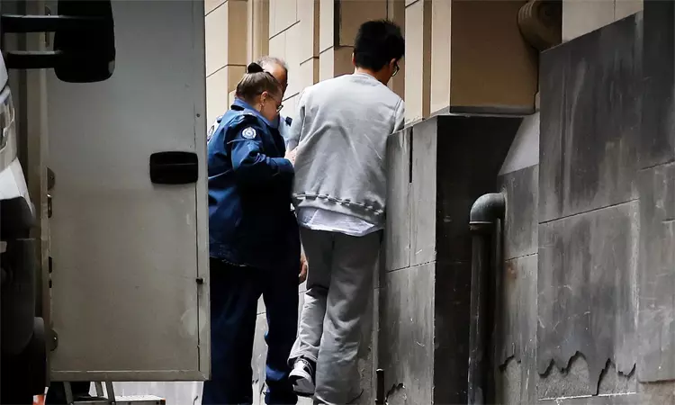 ஆஸ்பத்திரி கழிவறையில் ரகசிய கேமரா பொருத்தி ஆபாச படம் எடுத்த டாக்டர்