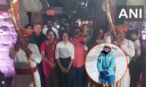 18,510 அடி உயர மலை சிகரத்தில் ஏறி சாதனை படைத்த 13 வயது சிறுமி; உற்சாக வரவேற்பு