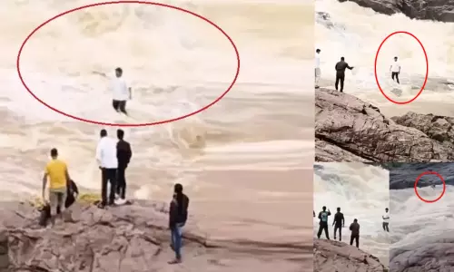 அருவியை வீடியோ எடுத்தபோது வெள்ளத்தில் அடித்துசெல்லப்பட்ட யூடியூபர் - அதிர்ச்சி வீடியோ