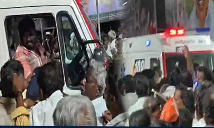 எடப்பாடி பழனிசாமி கூட்டத்திற்கு நடுவில் ஆம்புலன்ஸ்... ... இன்றைய முக்கிய செய்திகள் சில வரிகளில்.. 25-08-2025