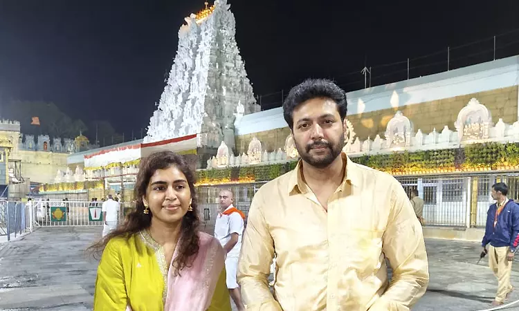 பாடகி கெனிசாவுடன் திருப்பதியில் சாமி தரிசனம் செய்த நடிகர் ரவி மோகன்