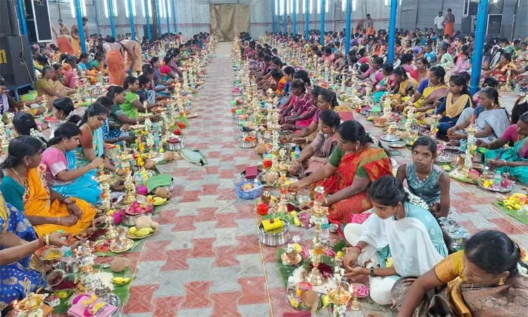 உலக நன்மை வேண்டி.. வண்டுவாஞ்சேரியில் 1008 திருவிளக்கு பூஜை