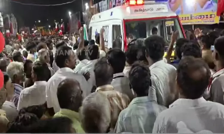 ஆம்புலன்ஸ் மீது தாக்குதல்: அதிமுகவினர் 14 பேர் மீது வழக்கு