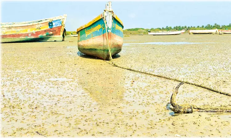 பாம்பனில் திடீரென உள்வாங்கிய கடல்