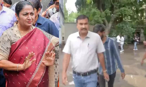 டெல்லி முதல்-மந்திரி தாக்குதல் விவகாரம்; ஆட்டோ ஓட்டுநர் கைது டெல்லி முதல்-மந்திரி தாக்குதல் விவகாரம்; ஆட்டோ ஓட்டுநர் கைது