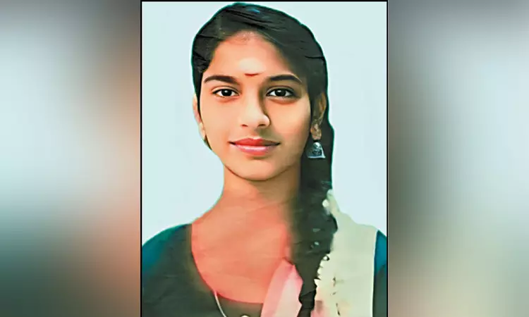 கல்லூரி மாணவி தூக்குப்போட்டு தற்கொலை: காரணம் என்ன...?