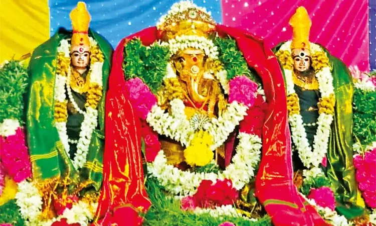 உப்பூரில் சதுர்த்தி விழா:  சித்தி, புத்தியுடன் விநாயகருக்கு திருக்கல்யாணம்