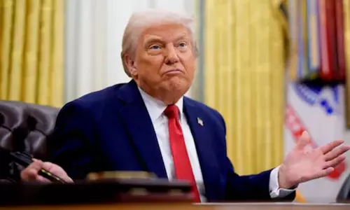 இந்தியா மீது 25 சதவீத கூடுதல் வரி நாளை அமல்; அதிகாரப்பூர்வ அறிவிப்பை வெளியிட்டது அமெரிக்கா