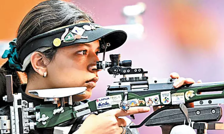 ஆசிய துப்பாக்கி சுடுதல்: இரட்டை தங்கப் பதக்கம் வென்ற இந்திய வீராங்கனை ஆசிய துப்பாக்கி சுடுதல்: இரட்டை தங்கப் பதக்கம் வென்ற இந்திய வீராங்கனை