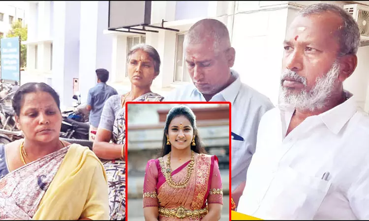 வரதட்சணை கொடுமையால் தற்கொலை: ரிதன்யாவின் பெற்றோர் விசாரணைக்குழு முன்ஆஜர்