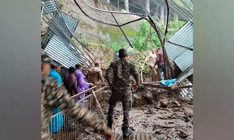 ஜம்மு காஷ்மீரில் நிலச்சரிவு - 30 பக்தர்கள் பலி ஜம்மு காஷ்மீரில் நிலச்சரிவு - 30 பக்தர்கள் பலி