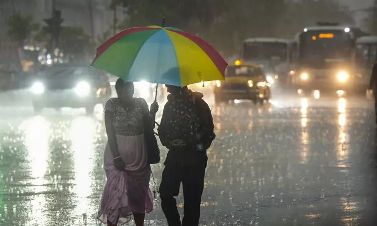 நள்ளிரவு 1 மணிவரை மழைக்கு வாய்ப்பு உள்ள மாவட்டங்கள்...? நள்ளிரவு 1 மணிவரை மழைக்கு வாய்ப்பு உள்ள மாவட்டங்கள்...?