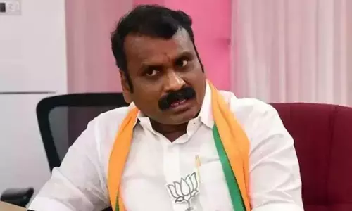 ‘அ.தி.மு.க.வை ஆர்.எஸ்.எஸ். வழிநடத்துவதில் என்ன தவறு?’  - எல்.முருகன்