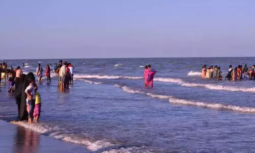 வேளாங்கண்ணி கடலில் குளிக்க தடை வேளாங்கண்ணி கடலில் குளிக்க தடை