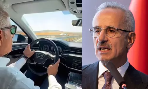 அதிவேகமாக காரை ஓட்டிய துருக்கி போக்குவரத்து மந்திரிக்கு அபராதம்