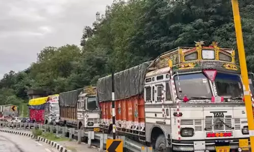 சண்டிகரில் 50 கி.மீ தொலைவுக்கு போக்குவரத்து நெரிசல்: வாகன ஓட்டிகள் தவிப்பு