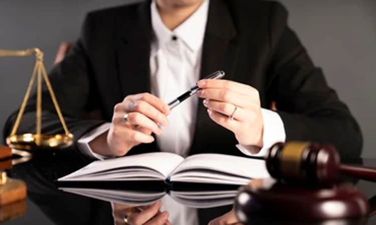 விசாரணைக்கு வந்த இளம்பெண்ணிடம் பாலியல் அத்துமீறல்: கேரள நீதிபதி பணி இடைநீக்கம்