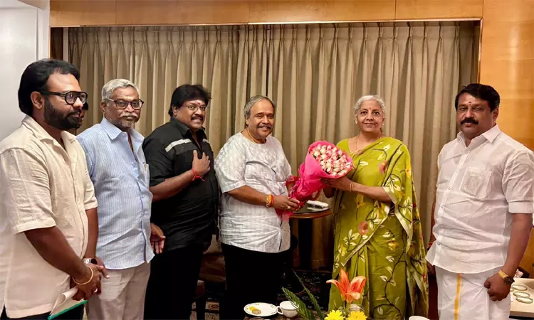 மத்திய நிதி மந்திரி நிர்மலா சீதாராமனுடன் தமிழ்நாடு திரையரங்கு உரிமையாளர்கள் சங்கத்தின் சந்திப்பு மத்திய நிதி மந்திரி நிர்மலா சீதாராமனுடன் தமிழ்நாடு திரையரங்கு உரிமையாளர்கள் சங்கத்தின் சந்திப்பு