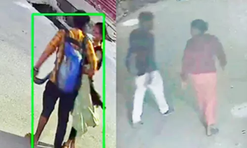 திருப்பூர்; மதுபோதையில் வாலிபர்களிடம் அத்துமீறிய  இளம்பெண்கள்.. வீடியோ வெளியாகி பரபரப்பு