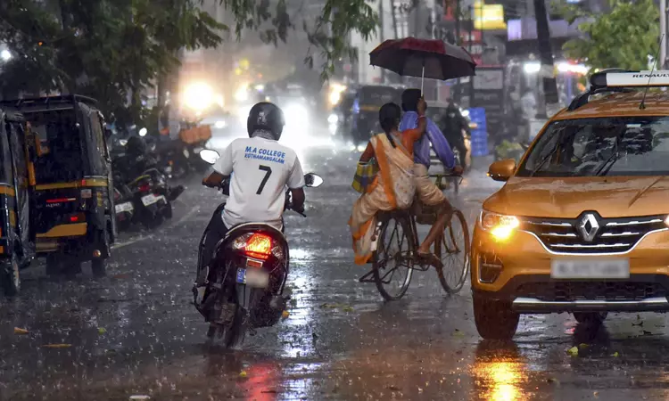 நள்ளிரவு 1 மணிவரை மழைக்கு வாய்ப்பு உள்ள மாவட்டங்கள்...? நள்ளிரவு 1 மணிவரை மழைக்கு வாய்ப்பு உள்ள மாவட்டங்கள்...?