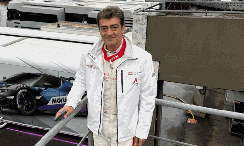 அஜித் வாங்கிய நவீன கார்.. எவ்வளவு தெரியுமா?