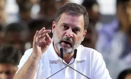 தேர்தல் கமிஷனின் மாயாஜாலம்.. முழு கிராமமும் ஒரே வீட்டில் வசிக்கிறதா..? - ராகுல் காந்தி குற்றச்சாட்டு