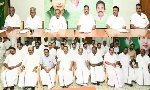 திமுக எதிர்ப்பு அலையை பயன்படுத்தி தேர்தல் பணியை வேகப்படுத்துங்கள்: எடப்பாடி பழனிசாமி அறிவுறுத்தல் திமுக எதிர்ப்பு அலையை பயன்படுத்தி தேர்தல் பணியை வேகப்படுத்துங்கள்: எடப்பாடி பழனிசாமி அறிவுறுத்தல்