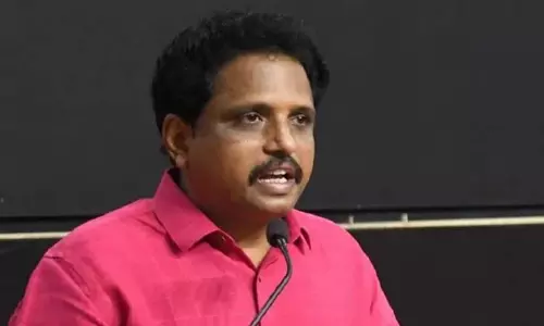 அமெரிக்காவின் 50 சதவீத வரி உயர்வை மோடி அரசு அரசியல் திறனோடு எதிர்கொள்ளவில்லை - சு.வெங்கடேசன் அமெரிக்காவின் 50 சதவீத வரி உயர்வை மோடி அரசு அரசியல் திறனோடு எதிர்கொள்ளவில்லை - சு.வெங்கடேசன்