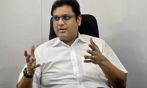 தமிழ்நாட்டுக்கு கூடுதல் முதலீடு கொண்டு வருவதில்தான் திமுக அரசு கவனம் செலுத்துகிறது - அமைச்சர் டி.ஆர்.பி.ராஜா