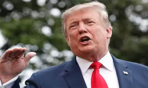 உடல்நலம் குறித்த வதந்திகளுக்கு முற்றுப்புள்ளி... கோல்ப் விளையாடிய டிரம்ப்