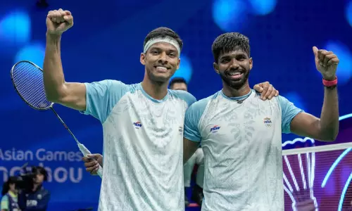 உலக பேட்மிண்டன் சாம்பியன்ஷிப்: வெண்கல பதக்கம் வென்ற சாத்விக்-சிராக் ஜோடி உலக பேட்மிண்டன் சாம்பியன்ஷிப்: வெண்கல பதக்கம் வென்ற சாத்விக்-சிராக் ஜோடி