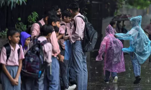 தொடர் மழை, நிலச்சரிவு; ஜம்முவில் அனைத்து பள்ளிகளுக்கும் நாளை விடுமுறை அறிவிப்பு