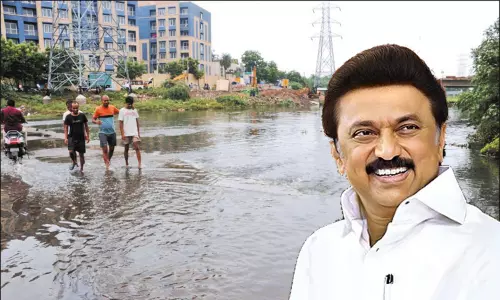 சென்னையில் மழை பாதிப்பு குறித்து கேட்டறிந்த முதல்-அமைச்சர் மு.க.ஸ்டாலின் சென்னையில் மழை பாதிப்பு குறித்து கேட்டறிந்த முதல்-அமைச்சர் மு.க.ஸ்டாலின்