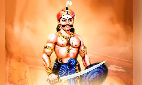 பூலித்தேவர் பிறந்தநாள்: அரசியல் கட்சித் தலைவர்கள் புகழாரம்