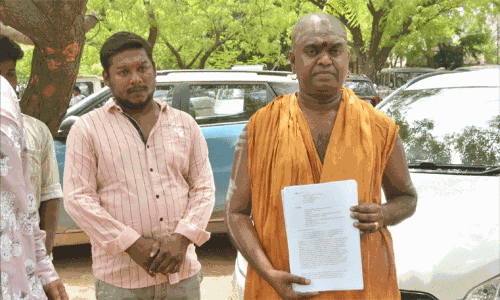 மதுரை ஆதீனமாக தன்னை நியமிக்க கோரி ஸ்ரீமத் விஷ்வலிங்கம் தம்பிரான் கலெக்டரிடம் மனு