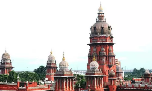 சென்னை மாநகராட்சி கமிஷனருக்கு ஐகோர்ட்டு எச்சரிக்கை சென்னை மாநகராட்சி கமிஷனருக்கு ஐகோர்ட்டு எச்சரிக்கை