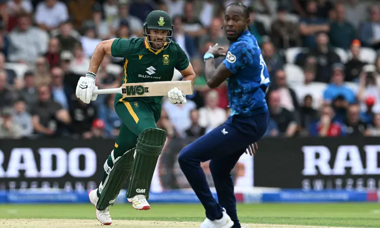 முதல் ஒருநாள் போட்டி: இங்கிலாந்து அணியை வீழ்த்தி தென் ஆப்பிரிக்கா அபார வெற்றி முதல் ஒருநாள் போட்டி: இங்கிலாந்து அணியை வீழ்த்தி தென் ஆப்பிரிக்கா அபார வெற்றி