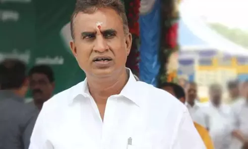 டெண்டர் முறைகேடு வழக்கு: எஸ்.பி. வேலுமணி பெயர் மீண்டும் சேர்ப்பு