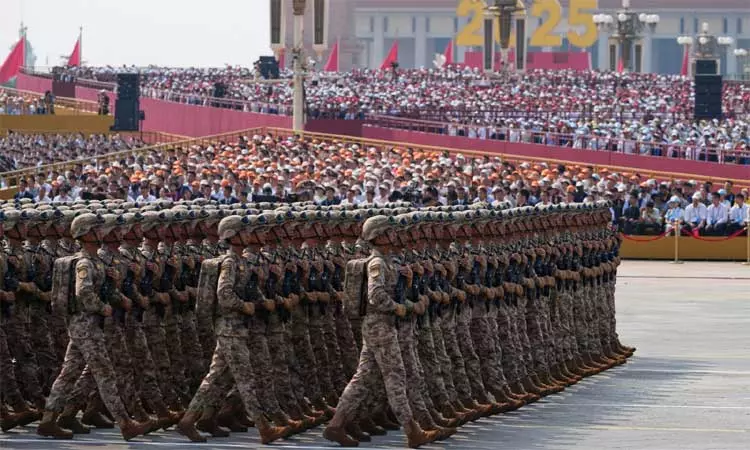 சீனாவின் ராணுவ அணிவகுப்பு நிகழ்ச்சியில் பங்கேற்ற சர்வதேச நாடுகளின் தலைவர்கள் சீனாவின் ராணுவ அணிவகுப்பு நிகழ்ச்சியில் பங்கேற்ற சர்வதேச நாடுகளின் தலைவர்கள்