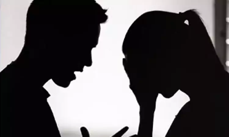 தகராறில் பிரிந்த தம்பதி.. திருமண நாளன்று கணவன் எடுத்த விபரீத முடிவு