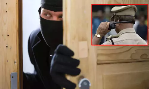 பூட்டு, லாக்கரை உடைக்காமல்... பிரபல வங்கியில் ரூ.5.08 கோடி நகை, பணம் திருட்டு; 5 பேர் கும்பல் கைவரிசை