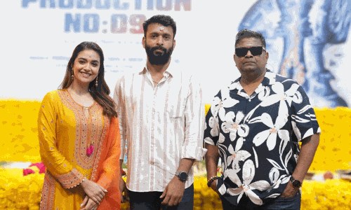 கீர்த்தி சுரேஷ், மிஷ்கின் இணைந்து நடிக்கும் படத்தின் பூஜை கிளிக்ஸ்..!